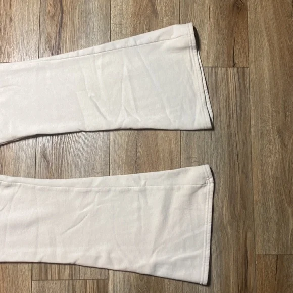 light beige Hollister wide-leg sweatpants - Picture 3 of 11